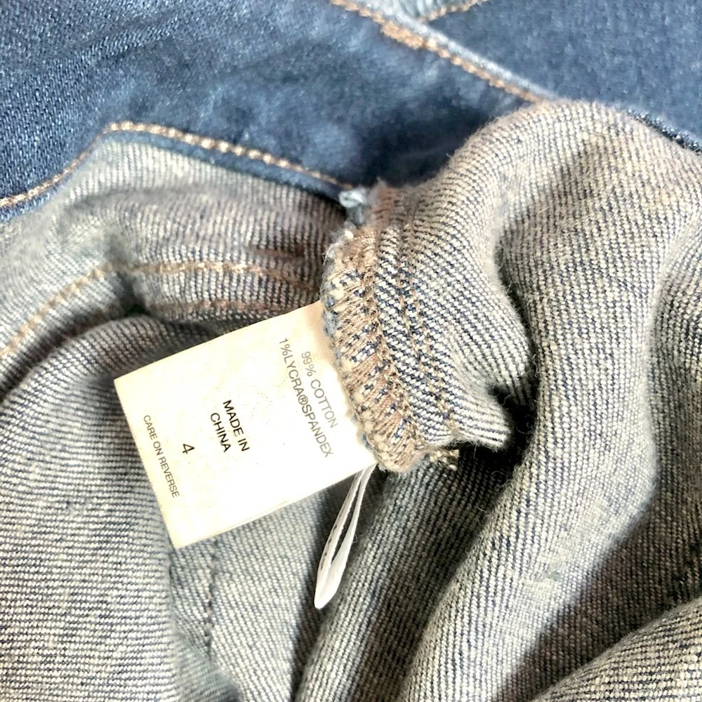 NEW YORK & CO fringe hem jean skirt medium wash size4/size5-6 runs a bit big NWT - Picture 8 of 12